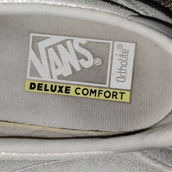 Vans Asher Deluxe Iridescent Slip-On Sneaker Size Women's 11 GUC - Picture 8 of 9